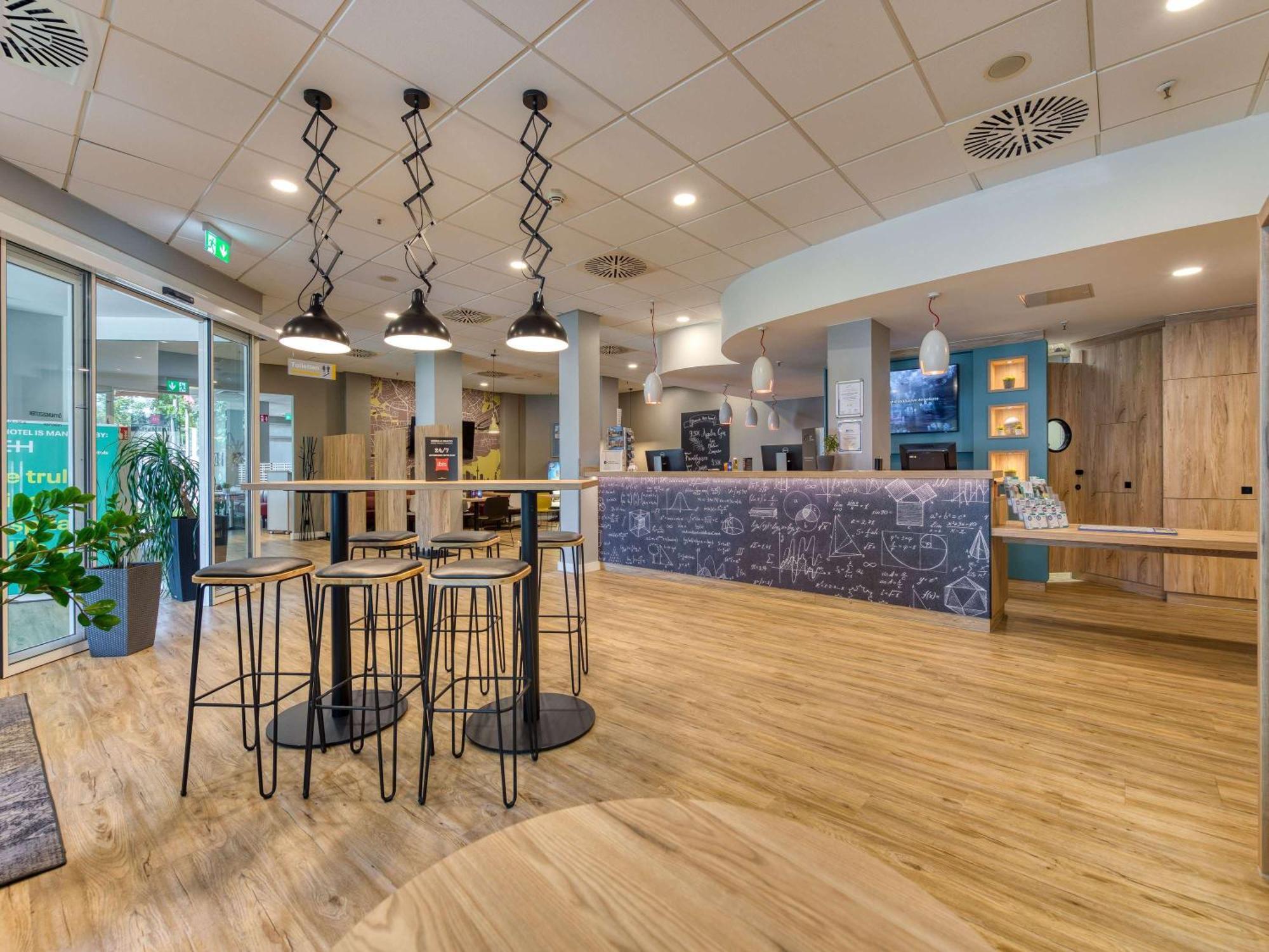 Hotel Ibis Frankfurt Messe West 3*
