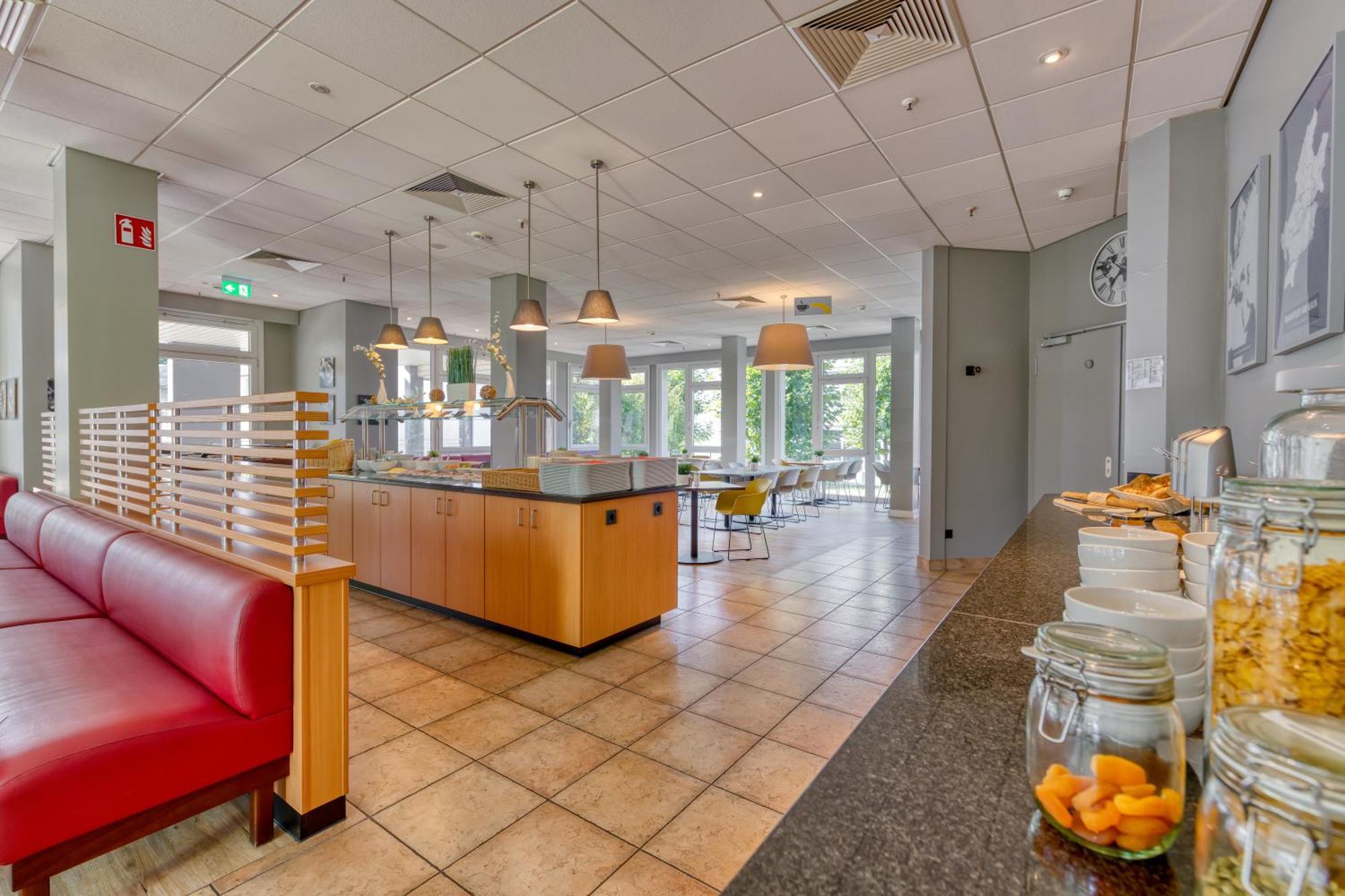 Ibis Frankfurt Messe West Hotel 3*