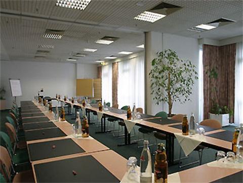 Ibis Frankfurt Messe West Hotel 3*
